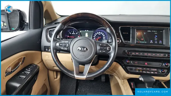 KIA CARNIVAL 7-SEATER LIMOUSINE