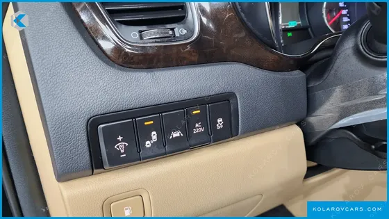 KIA CARNIVAL 7-SEATER LIMOUSINE
