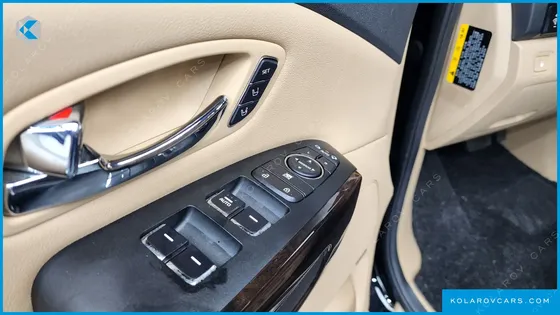 KIA CARNIVAL 7-SEATER LIMOUSINE
