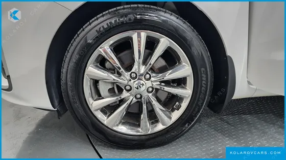 KIA CARNIVAL 9-SEATER PRSTIGE