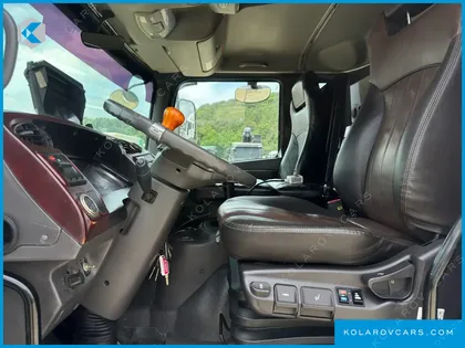 HYUNDAI MEGA TRUCK GOLD
