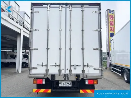 HYUNDAI MEGA TRUCK GOLD