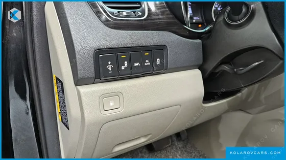 KIA CARNIVAL 9-SEATER NOBLESSE SPECIAL