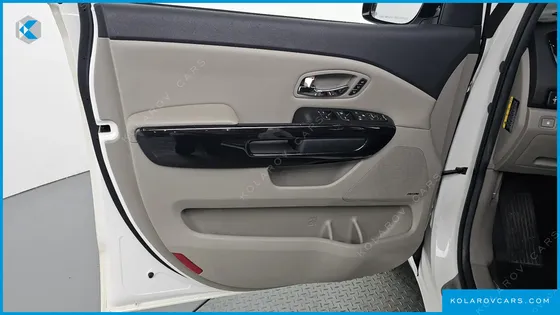 KIA CARNIVAL 9-SEATER NOBLESSE SPECIAL