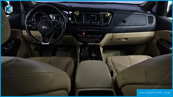 KIA CARNIVAL GASOLINE 9-SEATER HI-LIMOUSINE