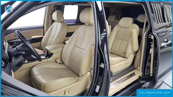 KIA CARNIVAL GASOLINE 9-SEATER HI-LIMOUSINE
