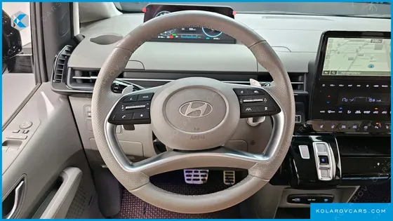 HYUNDAI STARIA HEV 1.6 LOUNGE 7-SEATER