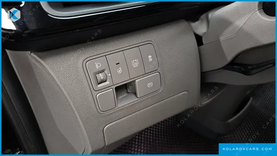 HYUNDAI STARIA HEV 1.6 LOUNGE 7-SEATER