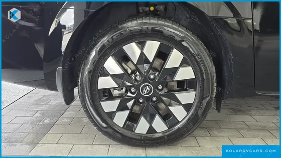 HYUNDAI STARIA HEV 1.6 LOUNGE 9-SEATER