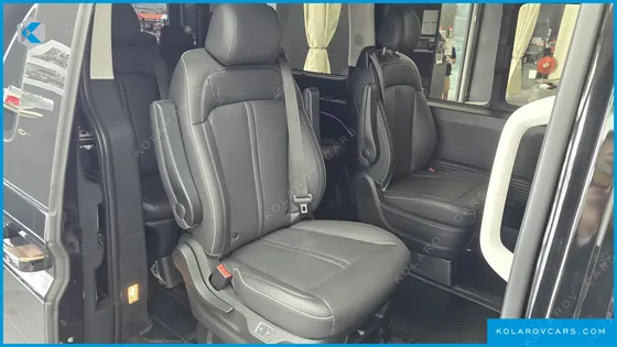 HYUNDAI STARIA HEV 1.6 LOUNGE 9-SEATER