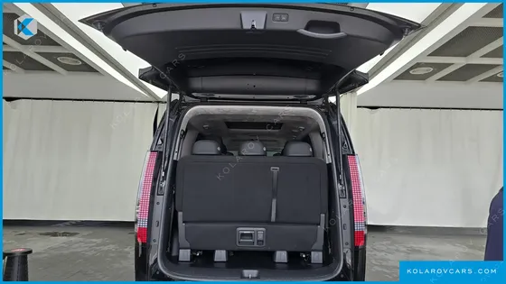 HYUNDAI STARIA HEV 1.6 LOUNGE 9-SEATER