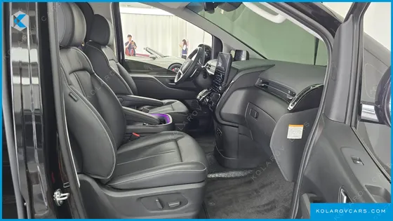 HYUNDAI STARIA HEV 1.6 LOUNGE 9-SEATER