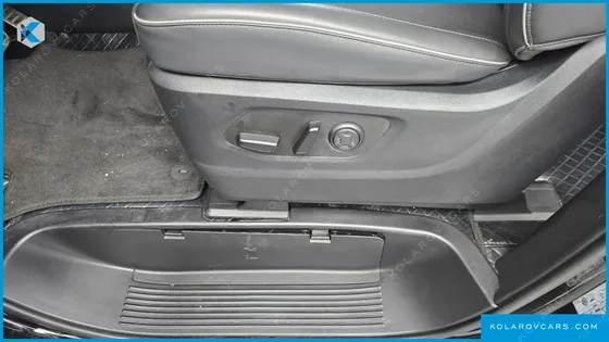 HYUNDAI STARIA HEV 1.6 LOUNGE 9-SEATER