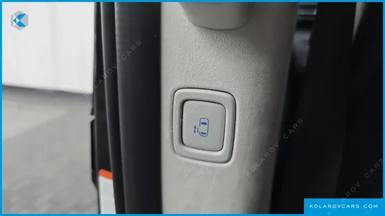 HYUNDAI STARIA HEV 1.6 LOUNGE 9-SEATER