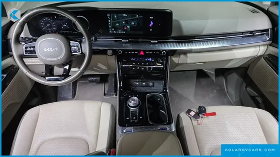 KIA CARNIVAL 7-SEATER HI-LIMOUSINE