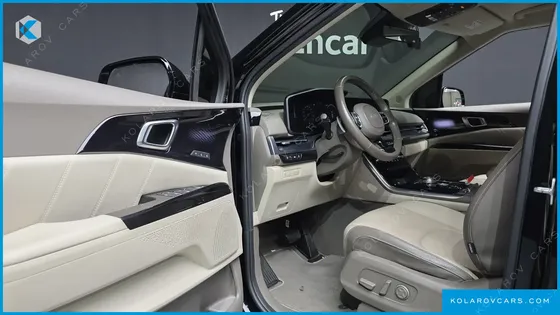 KIA CARNIVAL 7-SEATER HI-LIMOUSINE