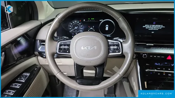 KIA CARNIVAL 7-SEATER HI-LIMOUSINE