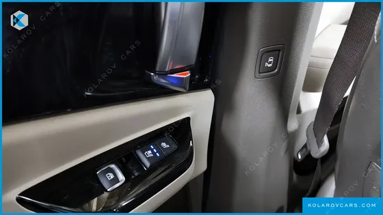 KIA CARNIVAL 9-SEATER HI-LIMOUSINE