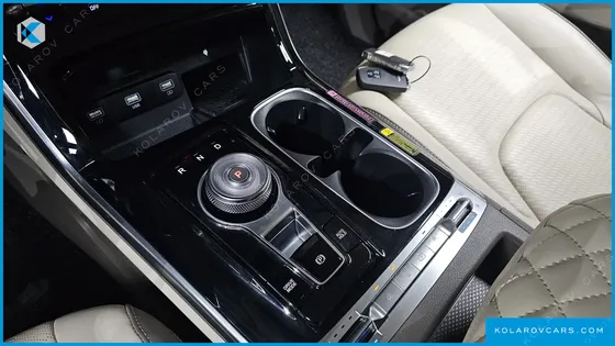 KIA CARNIVAL 9-SEATER HI-LIMOUSINE