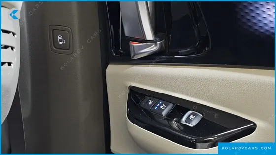 KIA CARNIVAL 9-SEATER HI-LIMOUSINE