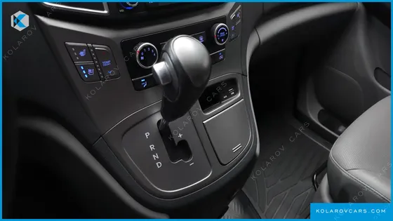 HYUNDAI STAREX WAGON 11-SEATER