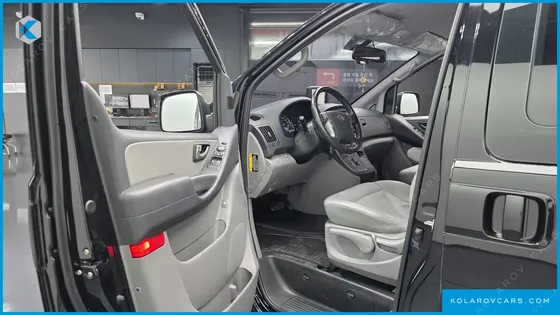 HYUNDAI STAREX WAGON 11-SEATER