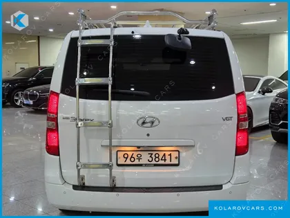HYUNDAI STAREX VAN 3-SEATER