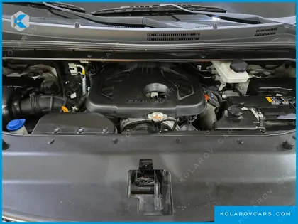 HYUNDAI STAREX VAN 3-SEATER