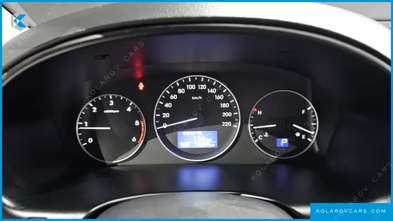 HYUNDAI STAREX VAN 3-SEATER