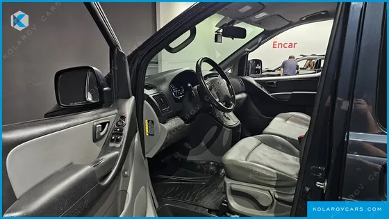HYUNDAI STAREX VAN 3-SEATER