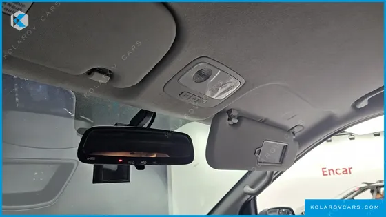 HYUNDAI STAREX VAN 3-SEATER