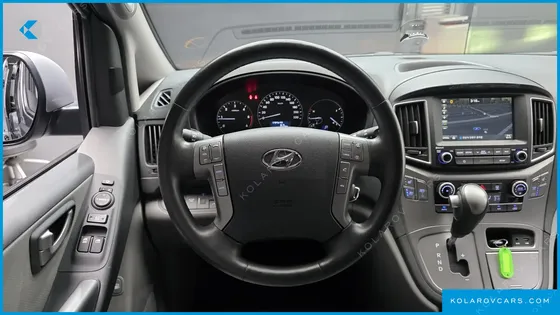 HYUNDAI STAREX URBAN 9-SEATER