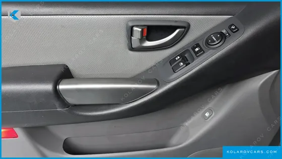 HYUNDAI STAREX URBAN 9-SEATER