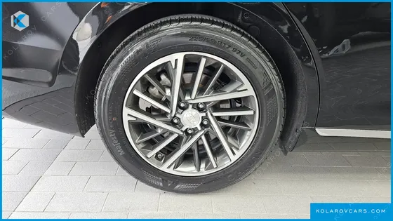 HYUNDAI GRANDEUR 3.0 LPI RENT CAR