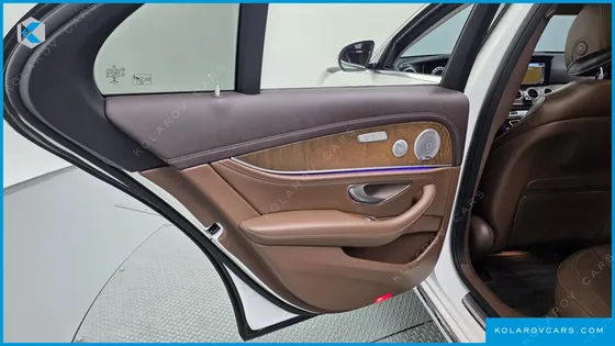 MERCEDES E-CLASS E300E EXCLUSIVE