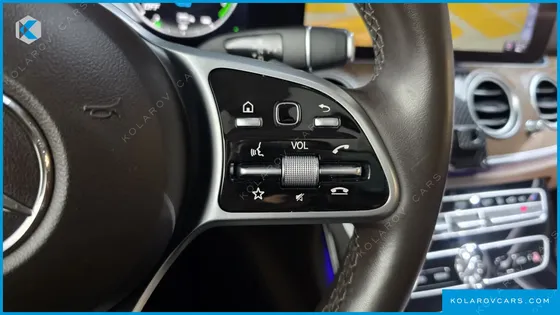 MERCEDES E-CLASS E300E EXCLUSIVE