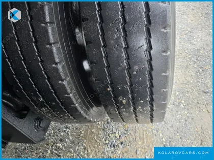 HYUNDAI TRAGO 10X4