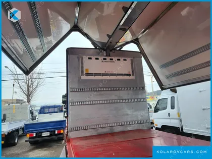 HYUNDAI MEGA TRUCK GOLD