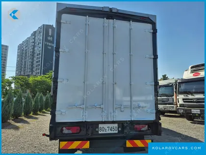 TATA DAEWOO NOBUS MID-SIZE TRUCK ROYAL