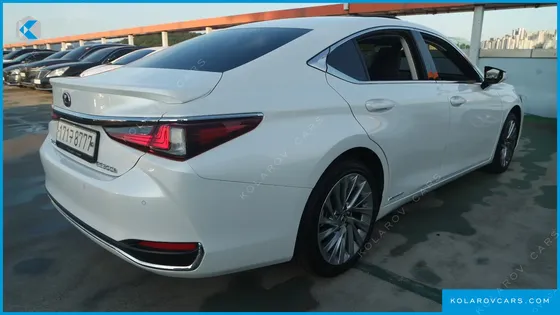 LEXUS ES LIMITED