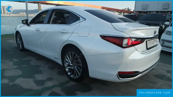 LEXUS ES LIMITED