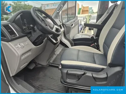 HYUNDAI SOLATI 15-SEATER