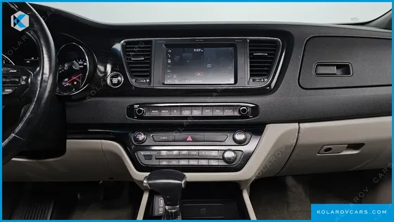 KIA CARNIVAL 9-SEATER NOBLESSE SPECIAL