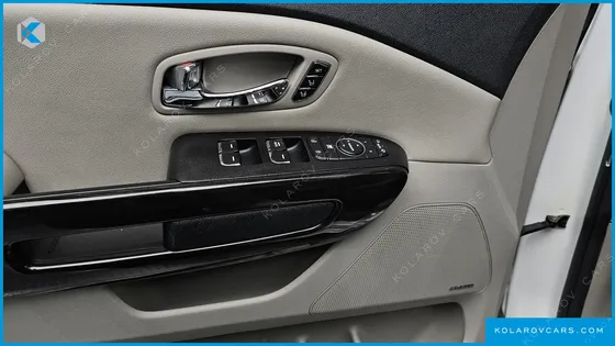 KIA CARNIVAL 9-SEATER NOBLESSE SPECIAL