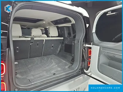 LAND ROVER DEFENDER 110 D300 HSE