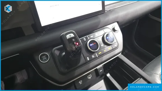 LAND ROVER DEFENDER 90 D250 SE