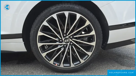 HYUNDAI GRANDEUR CALLIGRAPHY