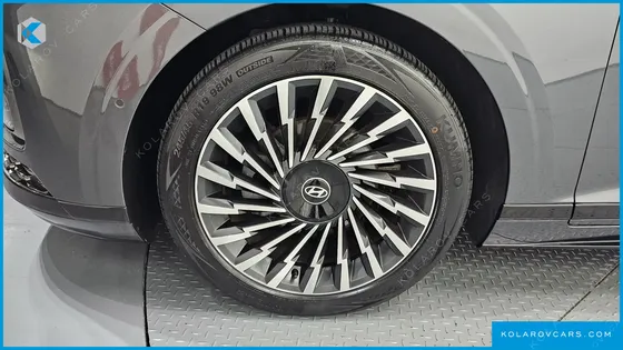 HYUNDAI GRANDEUR CALLIGRAPHY