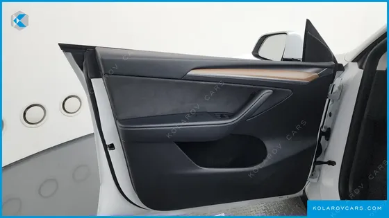 TESLA MODEL Y RWD