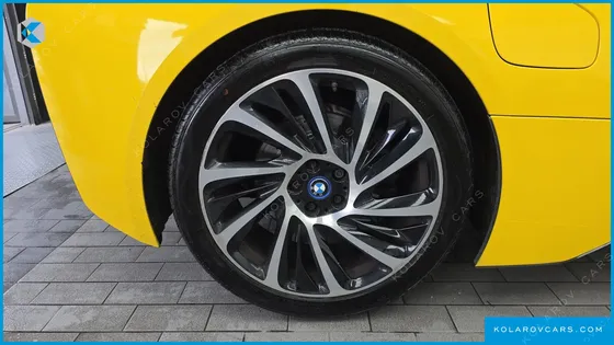 BMW I8 COUPE